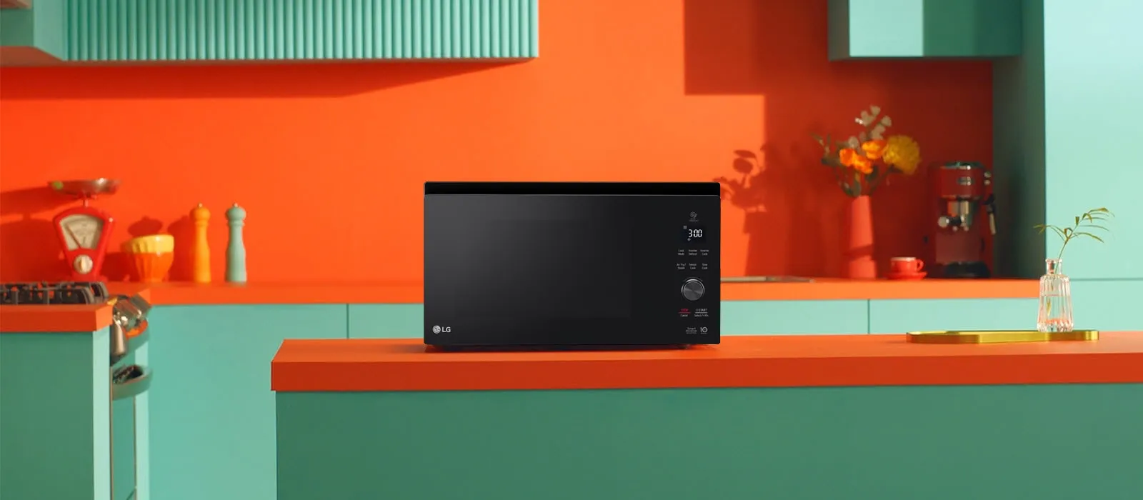 LG NeoChef 25L Grill Black dalam suasana dapur moden